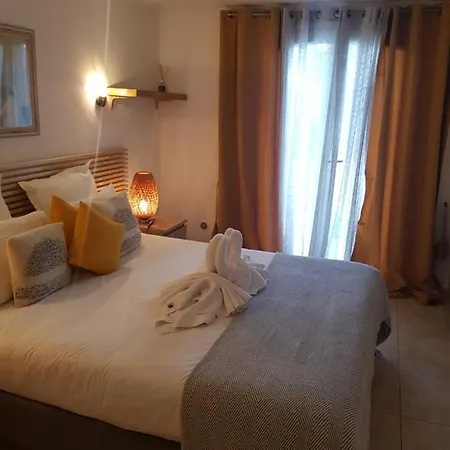 Maya Hotel 2*