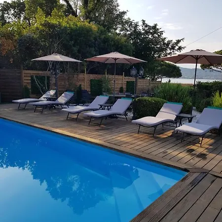 Maya Hotel 2*